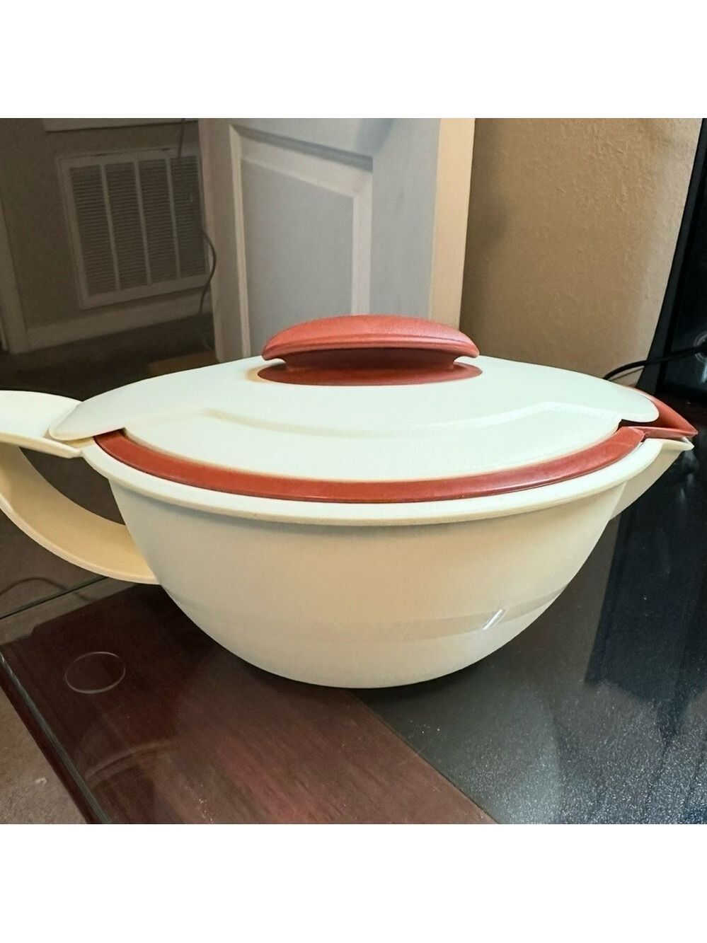 Tupperware Cream and brown-ish gravy boat VINTAGE